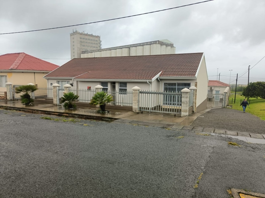 9 Bedroom Property for Sale in Greenfields Eastern Cape